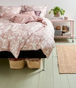 Parure De Lit Satin DAGMAR 240x220 Rose -Ambiance Maison 107415